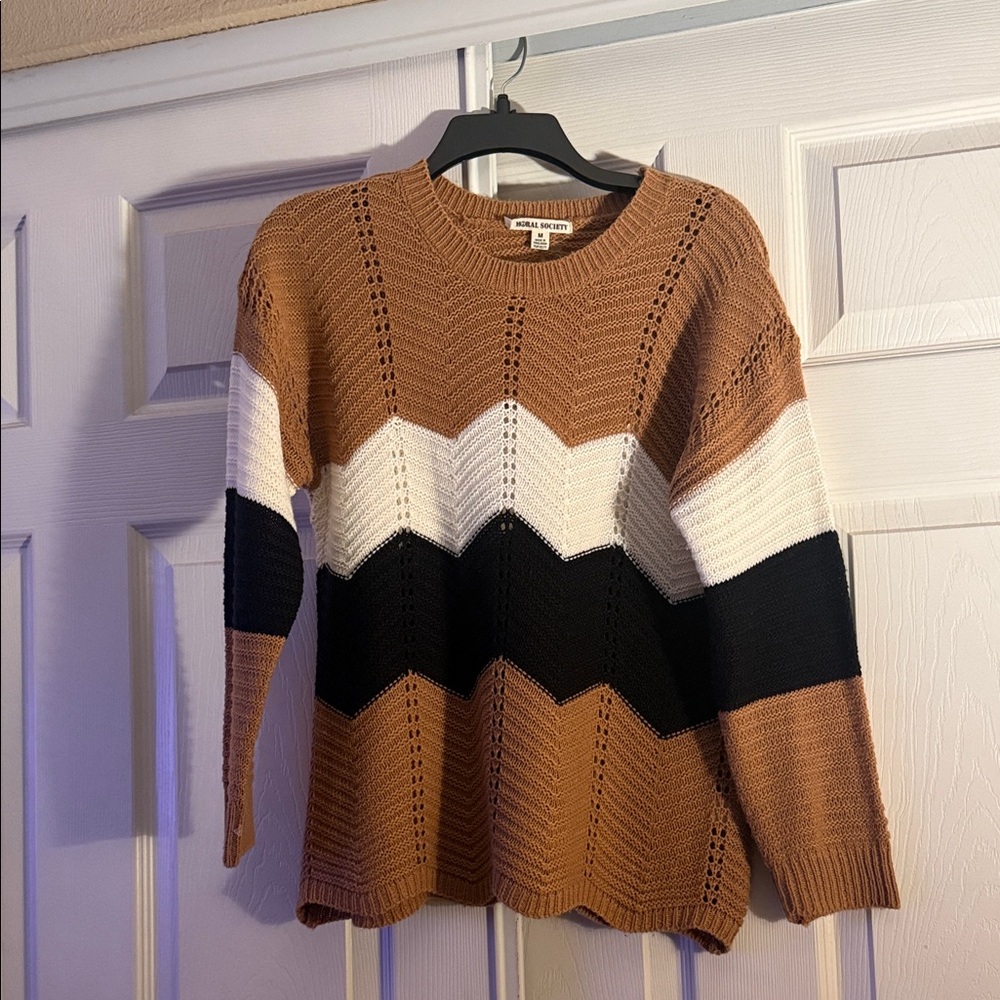 Chevron Patterned Brown Sweater